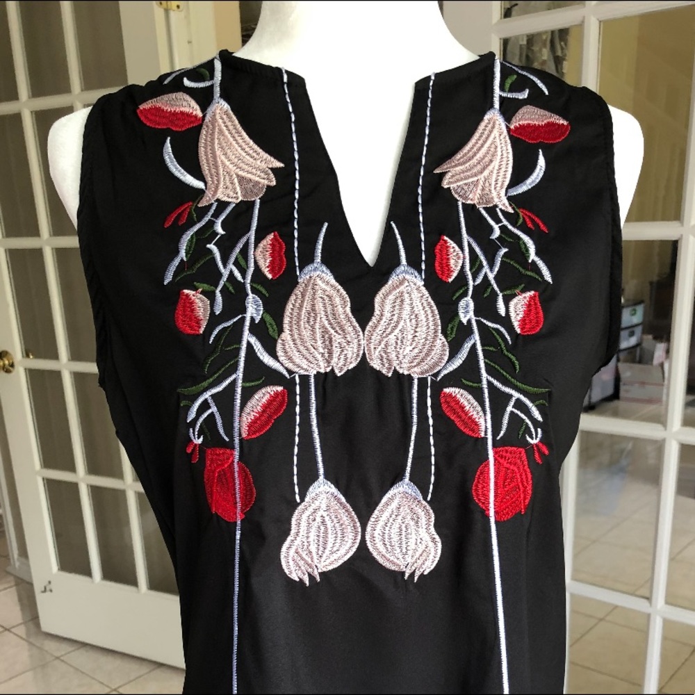 NEW Floral Maxi Dress - Picture 3 of 8